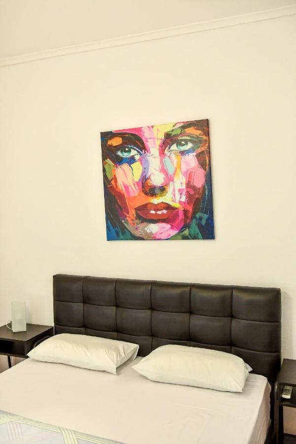Center Apartment *